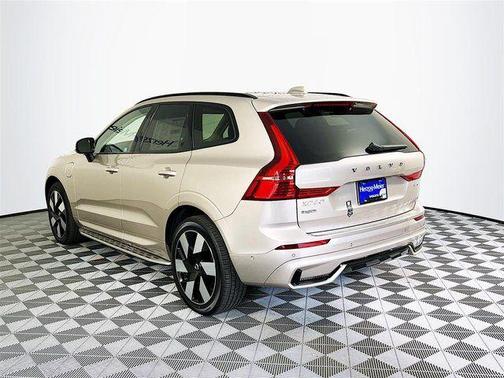 2025 Volvo XC60 Plug-In Hybrid T8 Plus