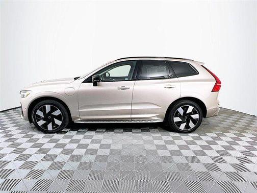 2025 Volvo XC60 Plug-In Hybrid T8 Plus