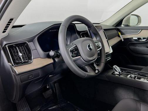 2026 Volvo XC90 B6 Core