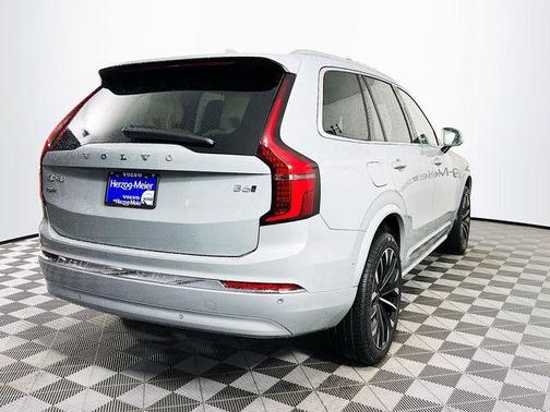 2026 Volvo XC90 B6 Ultra 7-Seater