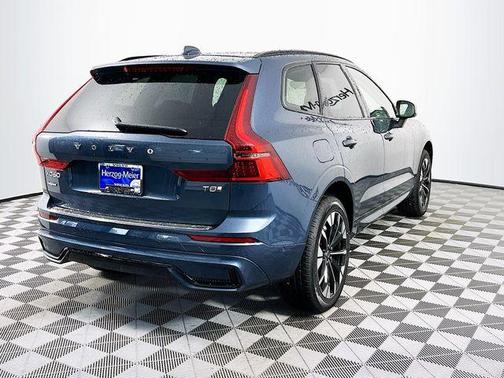Denim Blue Metallic 2026 Volvo XC60 Plug-In Hybrid T8 Plus