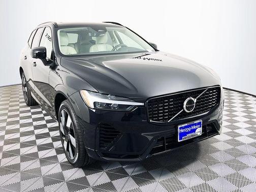 2025 Volvo XC60 Plug-In Hybrid T8 Plus