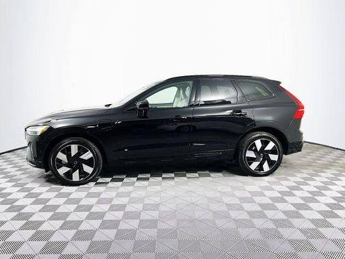 2025 Volvo XC60 Plug-In Hybrid T8 Plus