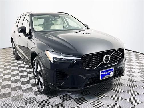 2025 Volvo XC60 Plug-In Hybrid T8 Plus
