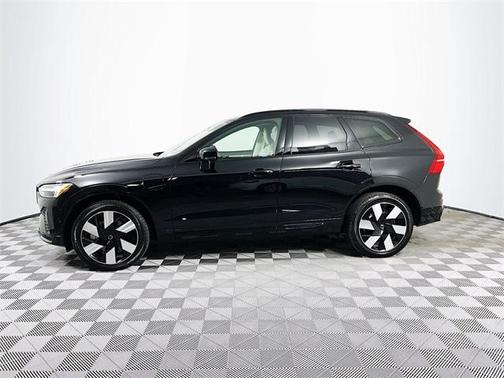 2025 Volvo XC60 Plug-In Hybrid T8 Plus