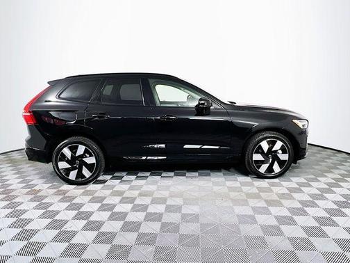 2025 Volvo XC60 Plug-In Hybrid T8 Plus