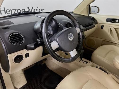 2008 Volkswagen New Beetle S