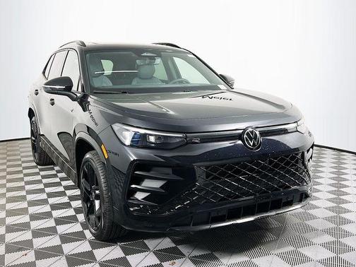 2025 Volkswagen Tiguan 2.0T SE R-Line Black