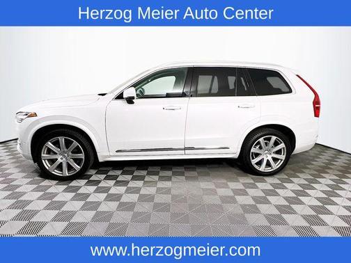 Crystal White Pearl 2019 Volvo XC90 T6 Inscription