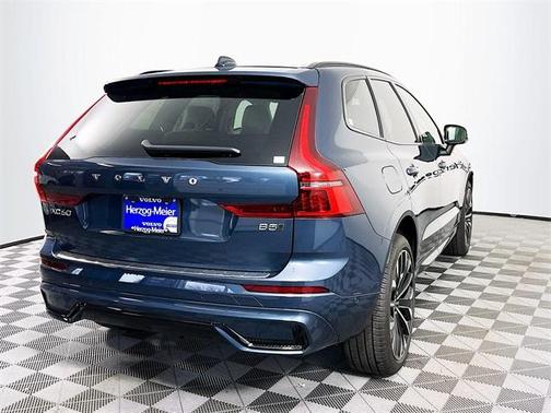 2026 Volvo XC60 B5 Ultra