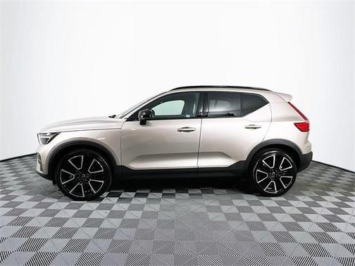 2024 Volvo XC40 B5 Core