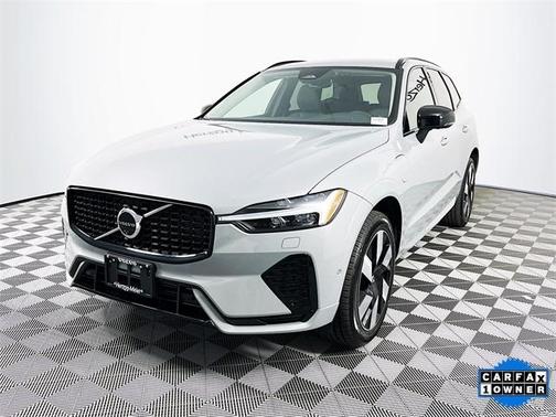 2025 Volvo XC60 Plug-In Hybrid T8 Plus