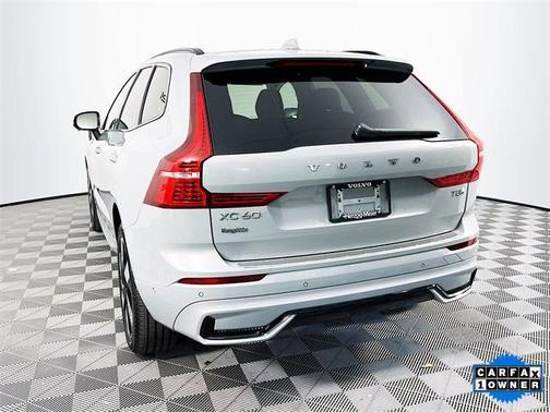 2025 Volvo XC60 Plug-In Hybrid T8 Plus