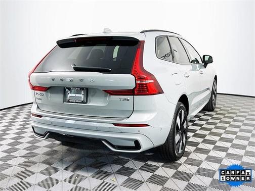 2025 Volvo XC60 Plug-In Hybrid T8 Plus