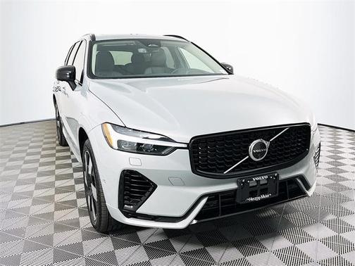 2025 Volvo XC60 Plug-In Hybrid T8 Plus