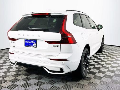 2026 Volvo XC60 B5 Ultra
