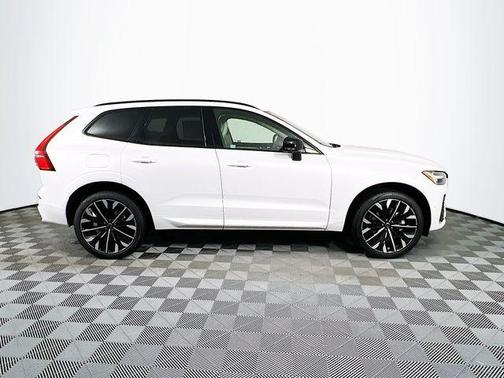 2026 Volvo XC60 B5 Ultra