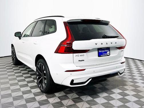 2026 Volvo XC60 B5 Ultra