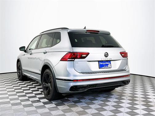 2023 Volkswagen Tiguan 2.0T SE R-Line Black