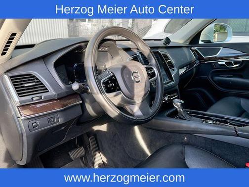 2019 Volvo XC90 T5 Momentum
