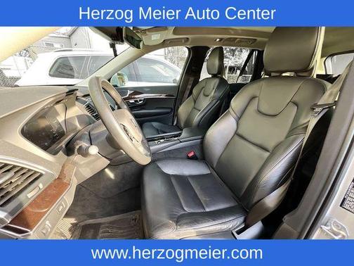 2019 Volvo XC90 T5 Momentum