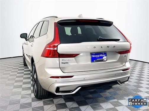 2025 Volvo XC60 Plug-In Hybrid T8 Plus