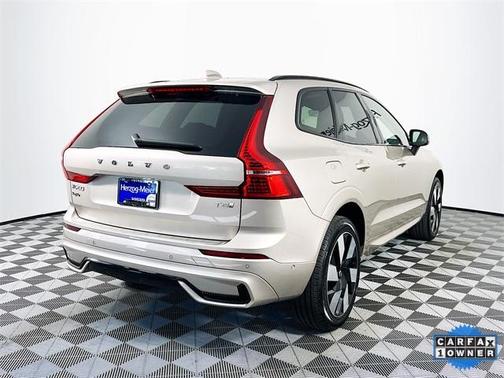 2025 Volvo XC60 Plug-In Hybrid T8 Plus