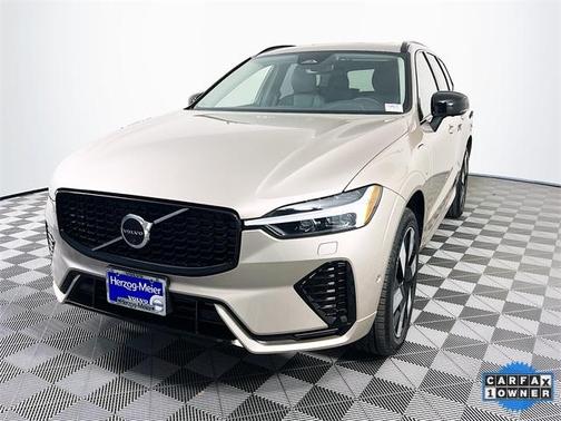 2025 Volvo XC60 Plug-In Hybrid T8 Plus