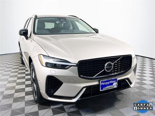 2025 Volvo XC60 Plug-In Hybrid T8 Plus