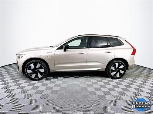 2025 Volvo XC60 Plug-In Hybrid T8 Plus
