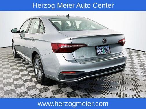 Pyrite Silver Metallic 2024 Volkswagen Jetta 1.5T SE