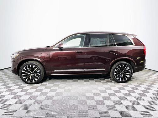 Mulberry Red 2026 Volvo XC90 Plug-In Hybrid T8 Ultra 7-Seater