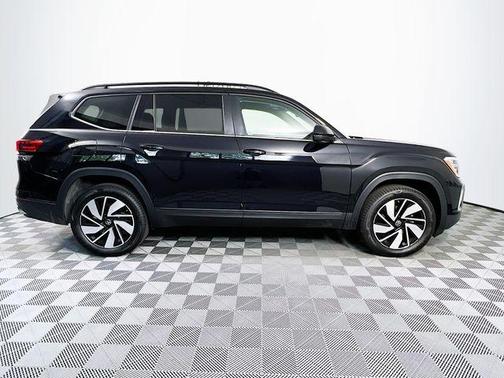 Deep Black Pearl Effect 2026 Volkswagen Atlas 2.0T SE W/TECHNOLOGY