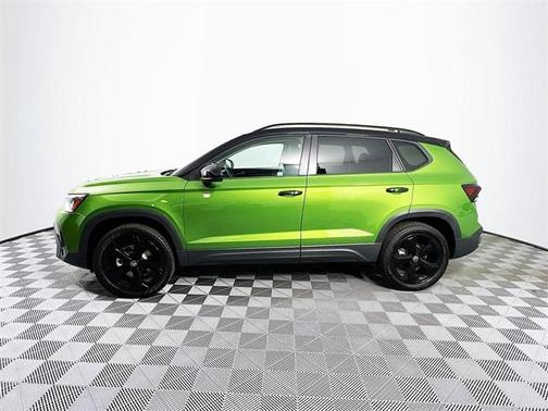 2025 Volkswagen Taos 1.5T SE Black