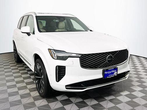 2026 Volvo XC90 B6 Plus 7-Seater