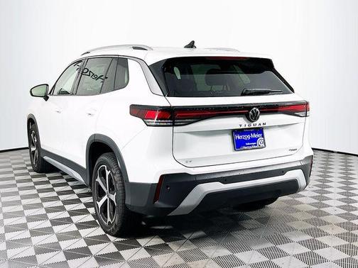 2025 Volkswagen Tiguan 2.0T SE