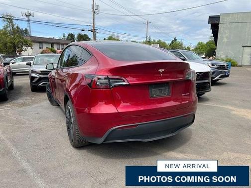 2024 Tesla Model Y Long Range