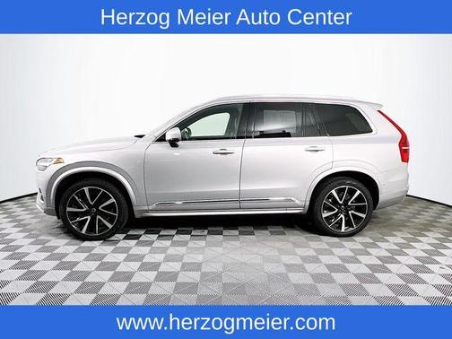 2024 Volvo XC90 B6 Ultimate Bright Theme 7-Seater
