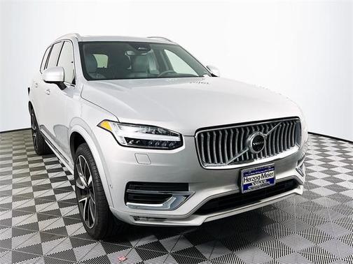 2024 Volvo XC90 B6 Ultimate Bright Theme 7-Seater