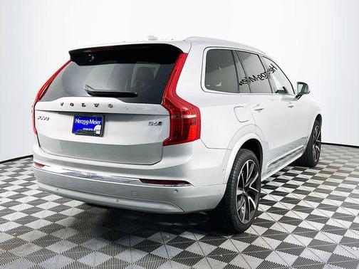 2024 Volvo XC90 B6 Ultimate Bright Theme 7-Seater