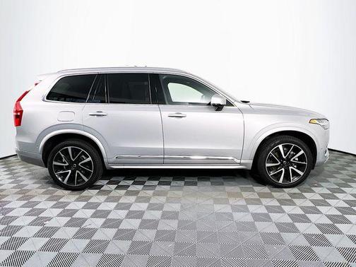 2024 Volvo XC90 B6 Ultimate Bright Theme 7-Seater