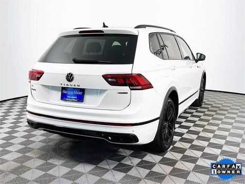 2022 Volkswagen Tiguan 2.0T SE R-Line Black