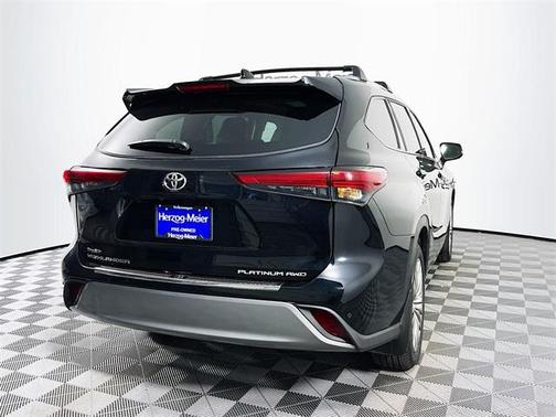 2022 Toyota Highlander Platinum