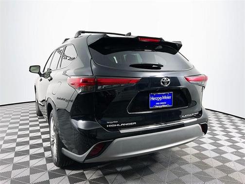 2022 Toyota Highlander Platinum
