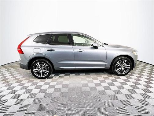 2019 Volvo XC60 T5 Momentum