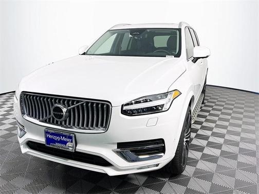 2025 Volvo XC90 B6 Plus 6-Seater