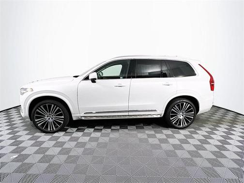 2025 Volvo XC90 B6 Plus 6-Seater
