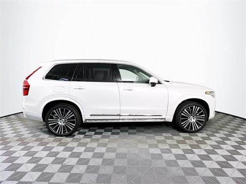 2025 Volvo XC90 B6 Plus 6-Seater