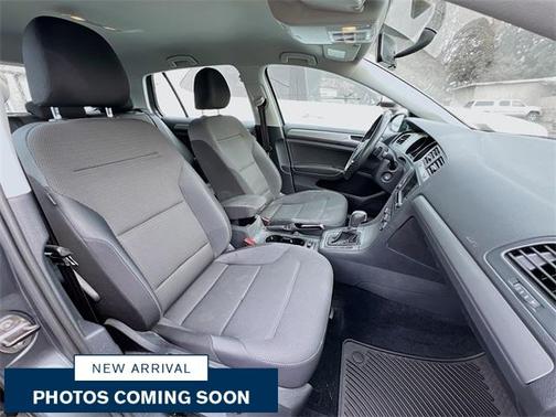 2016 Volkswagen Golf TSI S 4-Door