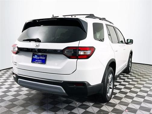 2023 Honda Pilot EX-L 8-Passenger